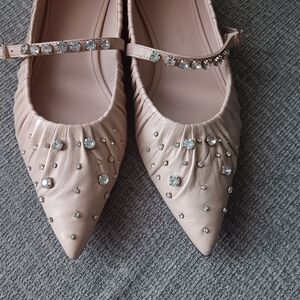 Elegant Women's Embellished Tan Flats Antonio Melani ,Jennifer Sumko